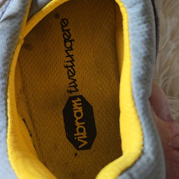 Vibram Fivefingers Toe Shoes - Picture 2 of 7